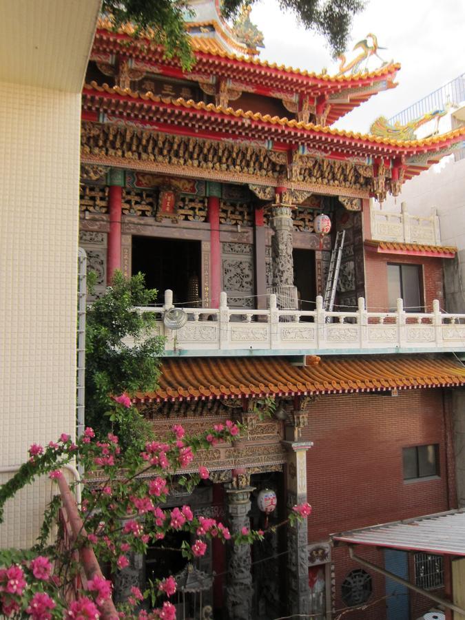 Shennong 147 Apartment Tainan Bagian luar foto